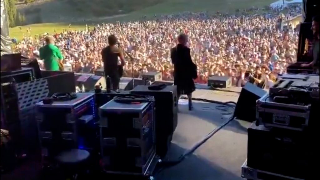 Large crowd attending a free music concert in New Zealand |  Video