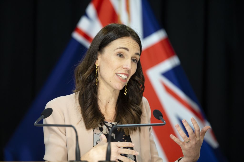 The reaction of the New Zealand Prime Minister, who was shocked by the tremor in the middle of the interview