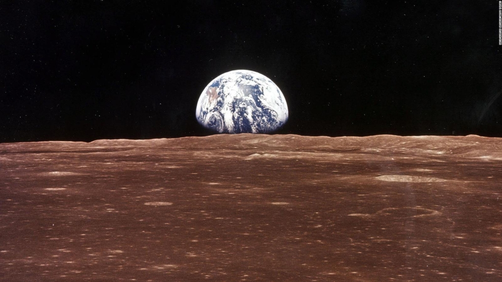 See what the Earth looks like from the south pole of the moon