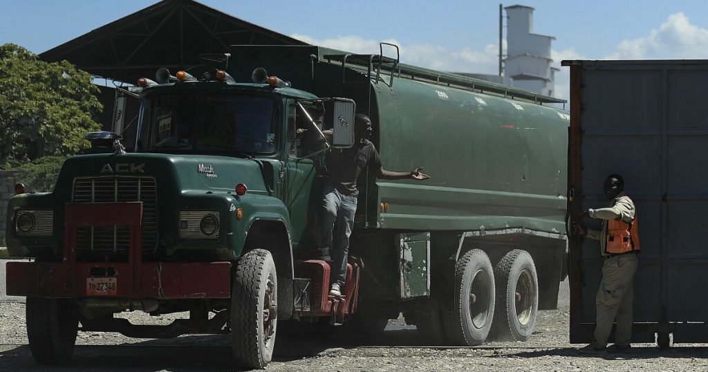 The gang allows fuel to flow in Haiti for one week