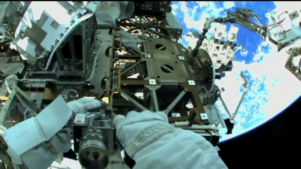 See how they fix a mechanical glitch in space