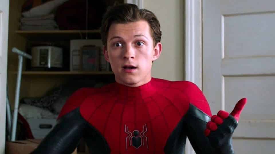 Tom Holland spoiled Tobey Maguire and Andrew Garfield مشاركة