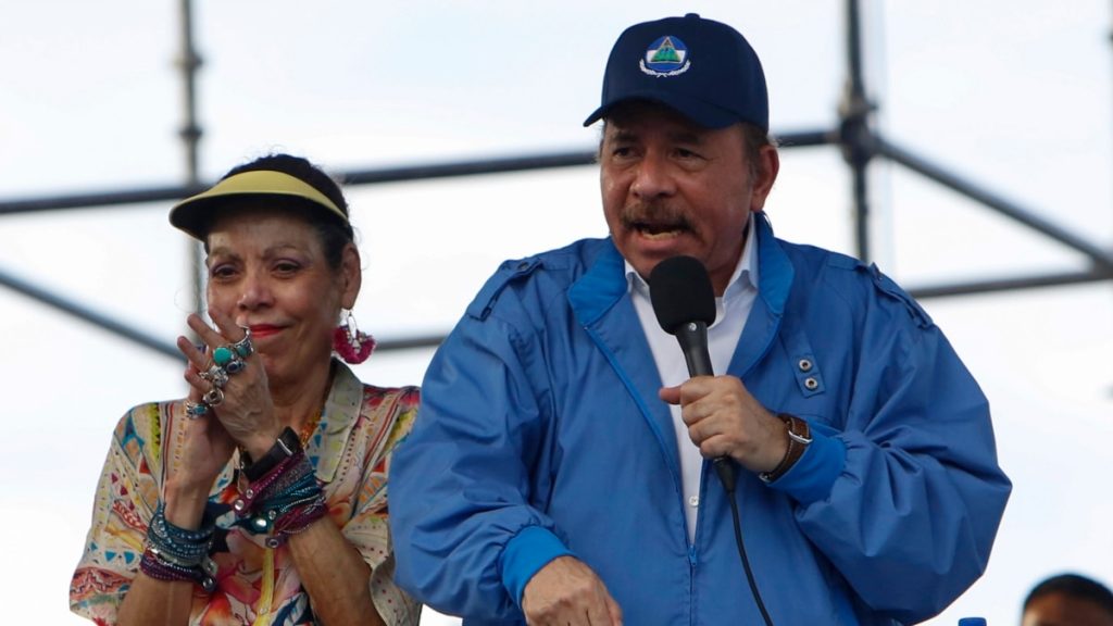 Daniel Ortega begins his fourth term surrounded by a few allies (video)