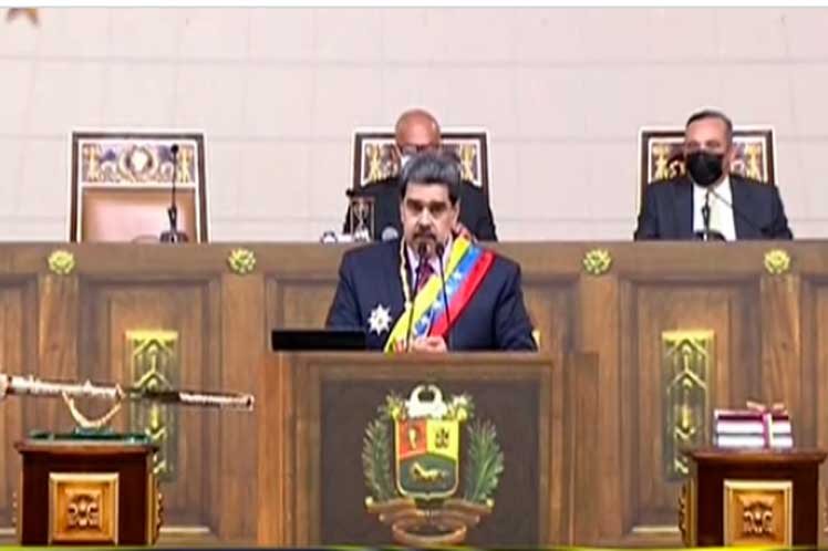 Maduro highlights Venezuela's economic growth in 2021