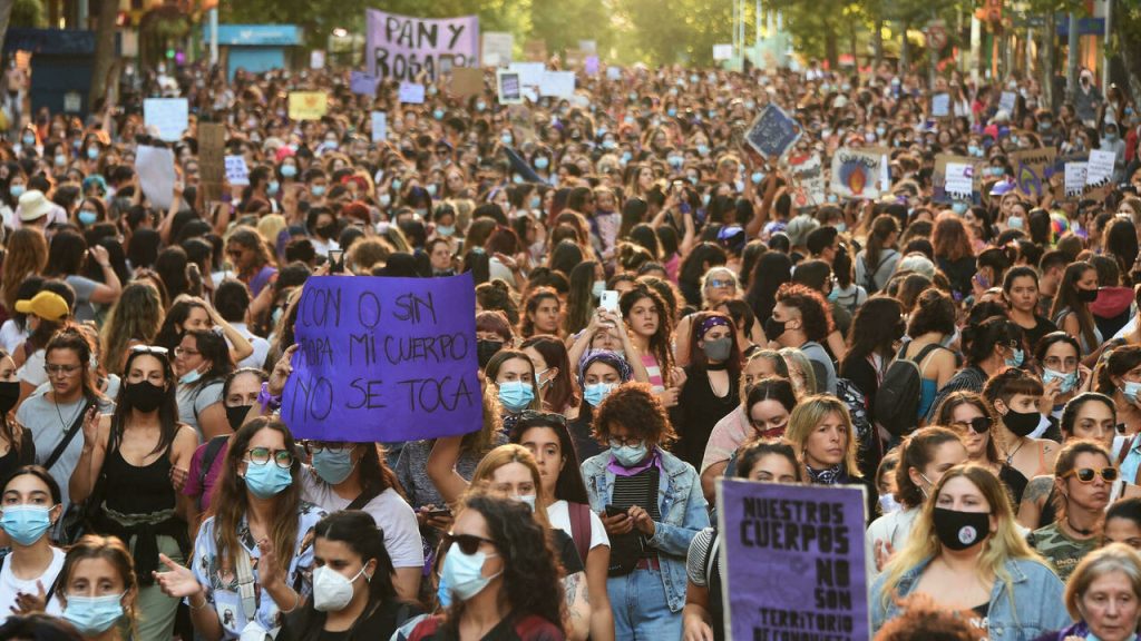 Thousands protest against 'rape culture' in Uruguay