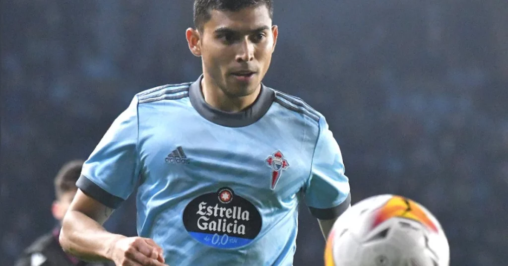 How was Orbelín Pineda's debut with Celta de Vigo