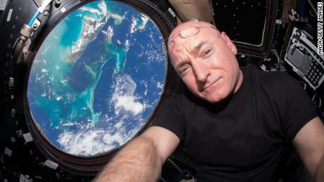 Ex-astronaut backs off his Twitter war with the head of the Russian Space Agency 