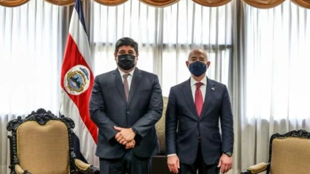US Secretary of Defense signs agreement in Costa Rica to address immigration