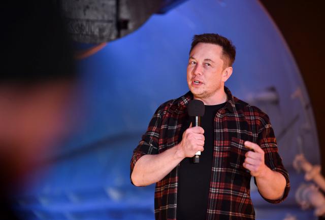 Elon Musk lifts the edit button on Twitter