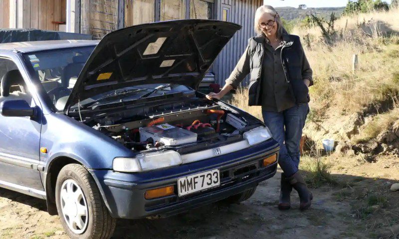 A New Zealand woman builds her own electric car for $ 24,000 - 4864