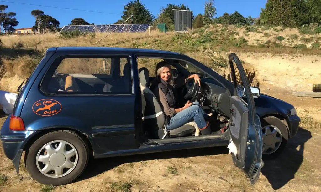 A New Zealand woman builds her own electric car for $ 24,000