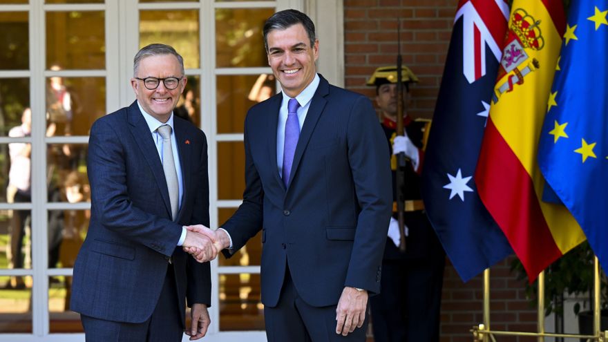 Sanchez gets the leaders of Australia and New Zealand before meeting Pita