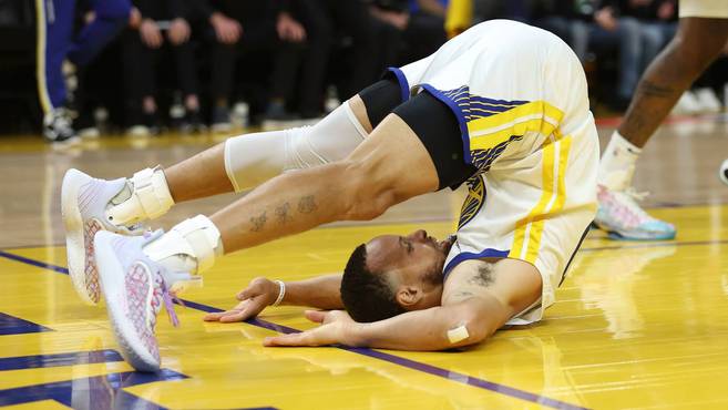 NBA PlayOffs 2022: What did Stephen Curry do to end the plow stand?