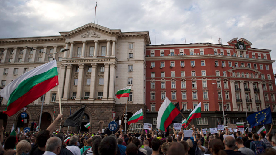 Bulgaria in the shadows of political crisis