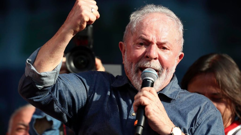 Lula da Silva vows to defeat Jair Bolsonaro's "fascist" - NBC 7 Miami (51)