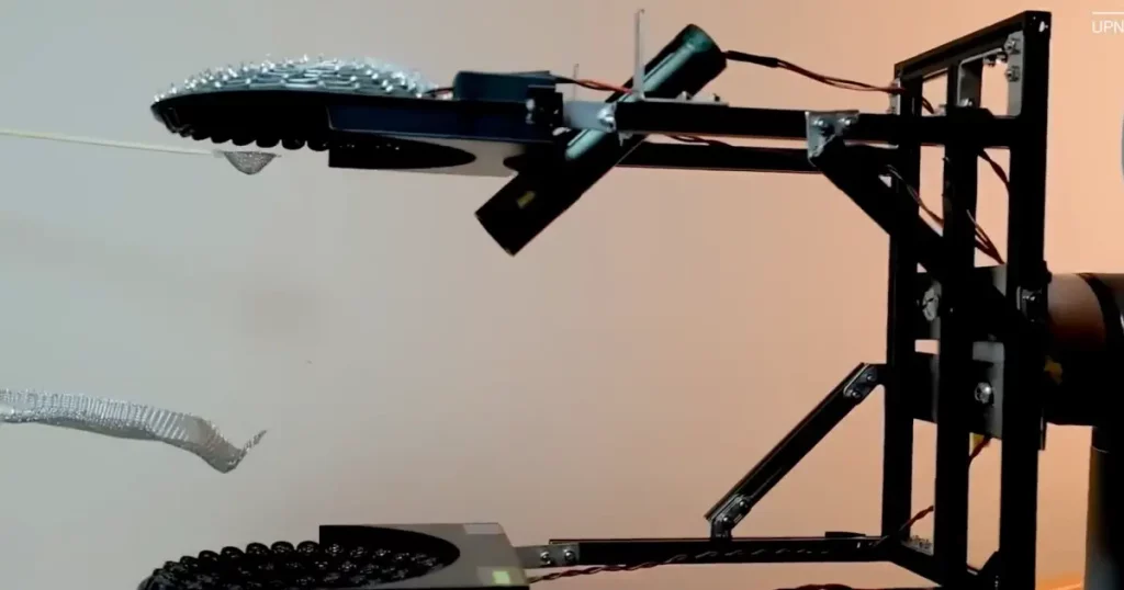 This robot can lift objects and build structures without any contact