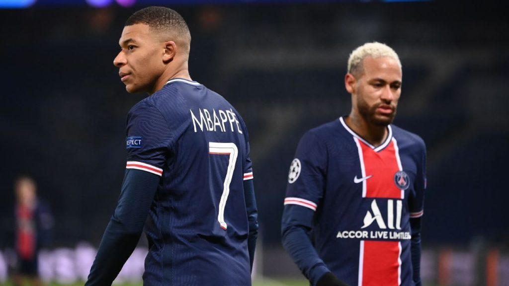 The Paris Saint-Germain coach speaks for the first time about Neymar and Mbappe's relationship, telling us what the meeting between the stars was like.