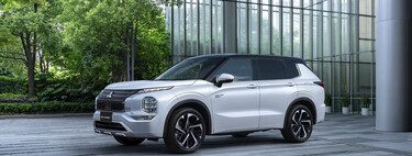 Mitsubishi Outlander PHEV: Nearly 100 km of electric range and more technology in the brand's best SUV 