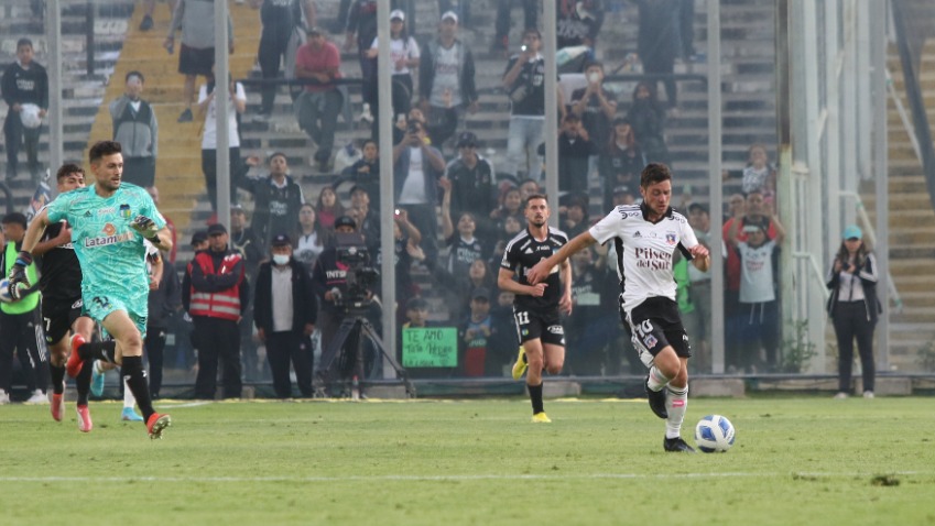 In New Zealand they praise Marco Rojas' excellent goal at Colo Colo and describe him as a 'tool figure'.