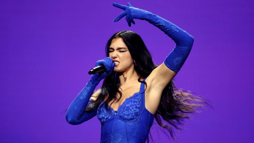 Dua Lipa denied rumors that she will participate in the 2022 World Cup in Qatar with a message about human rights