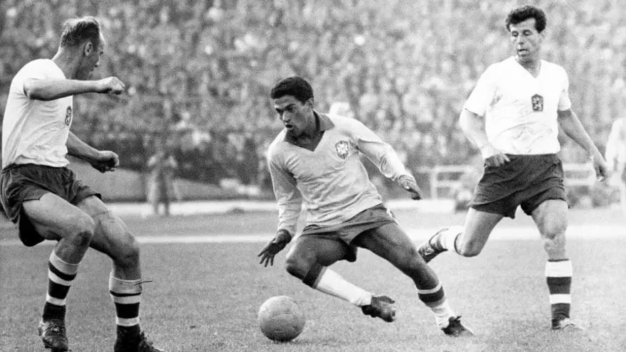 Qatar World Cup 2022 |  Garrincha: Banned by a Psychiatrist and Tricked by a Masseur (1958)