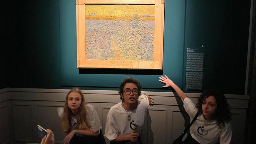 Van Gogh |  Three activists throw vegetable soup at Van Gogh's "The Sower" in Rome